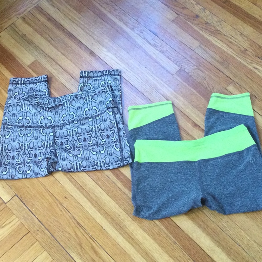 **4/$20**Capri work out leggings bundle